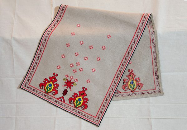 handmade bulgarian embroidery serviette